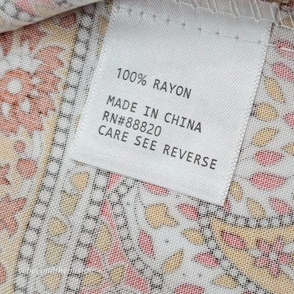 Soiree Women's Floral Paisley Print Sleeveless Button Back Top Size Small NWT - Picture 10 of 13